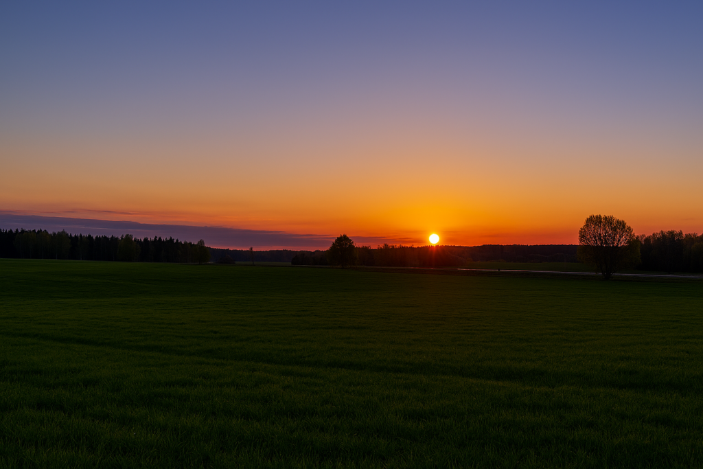 Auringonlasku maisemakuva.